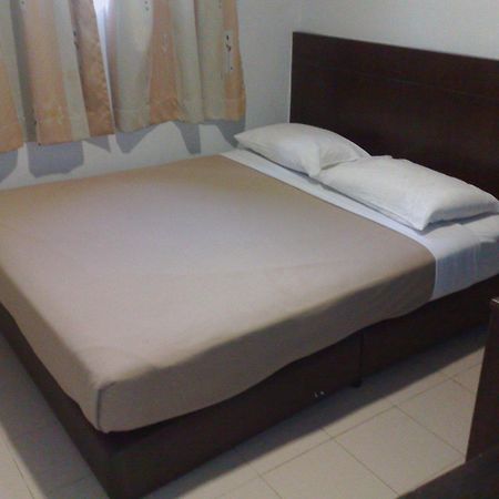 Tiong Nam Hotel Пасир Гуданг Екстериор снимка