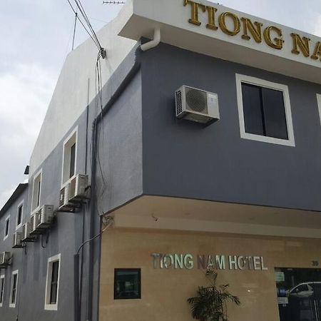 Tiong Nam Hotel Пасир Гуданг Екстериор снимка